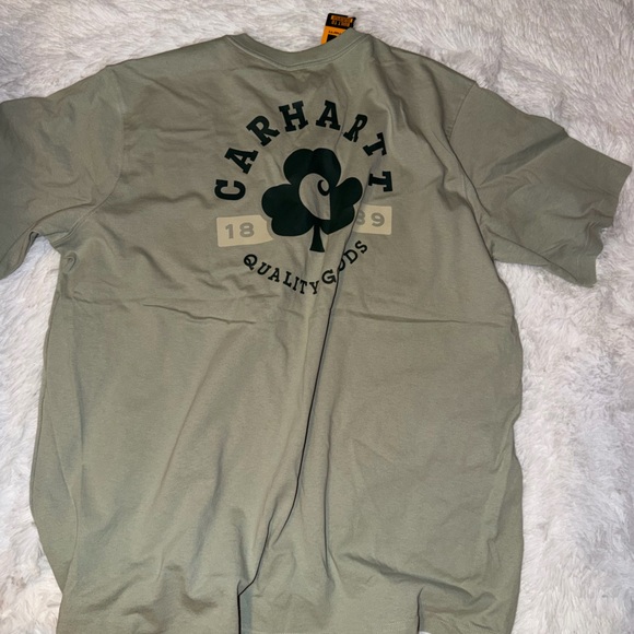 NWT Carhartt Short Sleeve Pocket Tee in Olive with Clover XXL St. Patrick’s Day - Picture 4 of 4